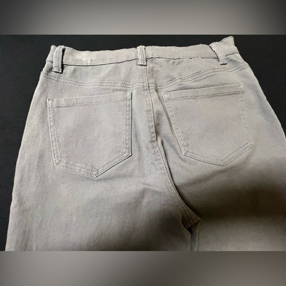 GLORIA VANDERBILT GRAY SIZE 4 AVERAGE STRAIGHT LEG JEAN. “AMANDA” 5 POCKETS - Picture 3 of 14